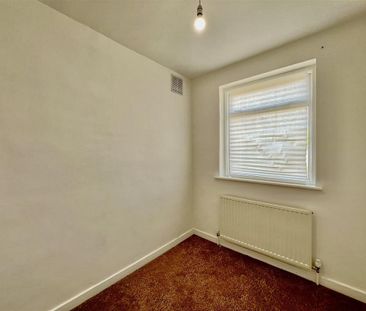 2 bedroom maisonette to rent - Photo 4