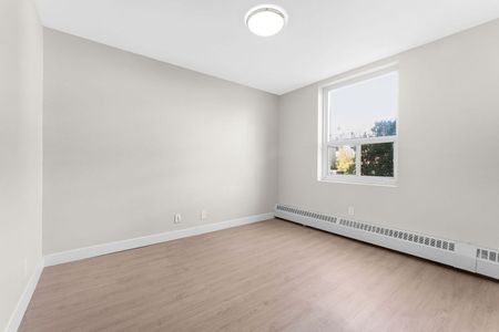 145 York St - Photo 3
