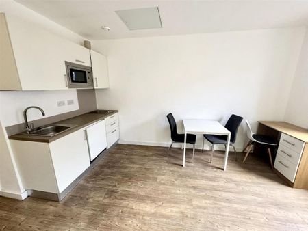 Studio to rent - Photo 3