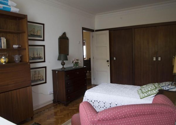 3 Quartos para alugar num T5 no Bairro da Estacas