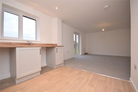 1, Howley Avenue, Churwell, Leeds, LS27 7FW - Photo 5