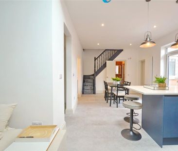 5 bedroom end of terrace house to rent - Photo 2