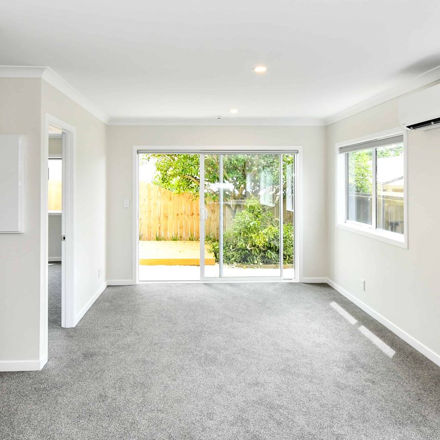 Modern 2 Double Bedroom - Photo 2