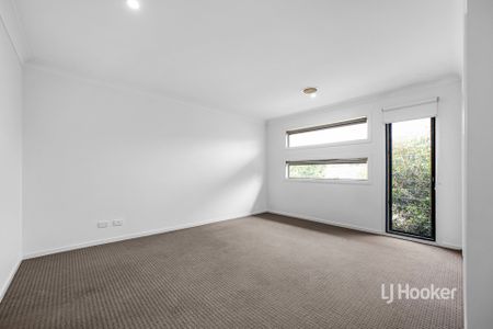 33 Postema Drive, Point Cook VIC, Belconnen - Photo 4