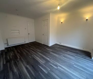 Gorse Meade, Slough - Photo 6