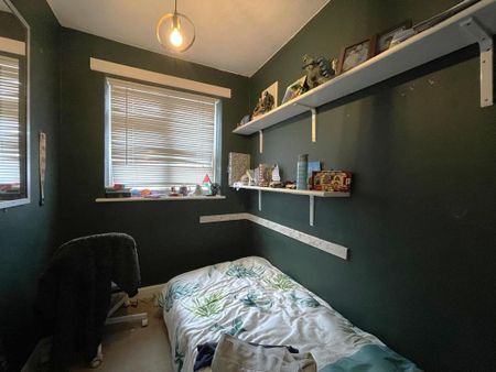 3 bedroom semi-detached house to rent - Photo 4