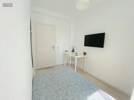 Plaza Gelo, Sevilla, Andalusia 41009 - Photo 4