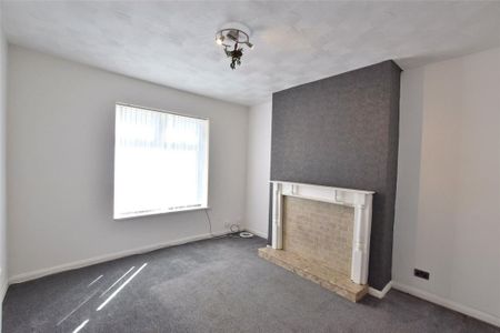 3 bedroom end of terrace house to rent - Photo 3