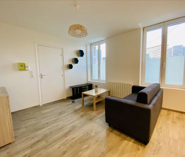 Location Appartement 2 pièces 45m² - Photo 2