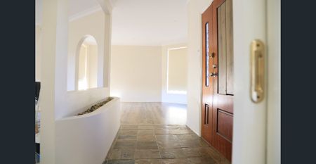 Ideally Located - Photo 4