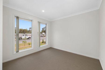 Modern Family Living in Prime Burpengary East Location - Spacious 4-Bedroom Home with Double Garage. - Photo 4