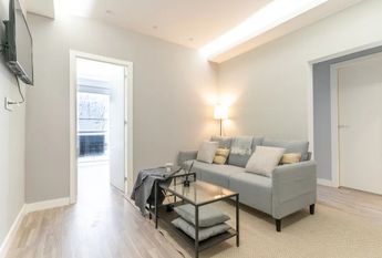 Carrer de Prats de Molló, Barcelona, Catalonia 08021