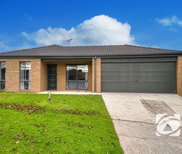 SPACIOUS 4 BEDROOM FAMILY HOME - Photo 1