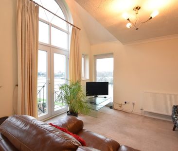 Swan Walk, Shepperton, TW17 - Photo 2