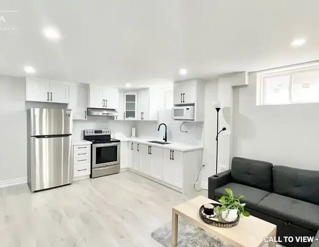 2-21 Lowry Ct, Barrie, Ontario L4N 3J4 | 21 Lowry Ct, Barrie - Photo 1