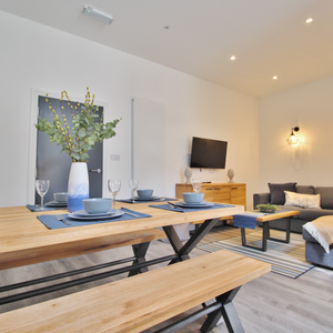 Laburnum Grove Room 6 - Photo 2