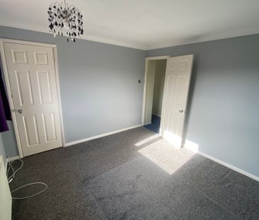 Fantastic 3 Bed Terraced House in Drayton - Photo 4