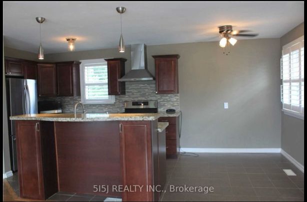 For Lease - 212 Lee Avenue, Whitby, Ontario - Photo 1