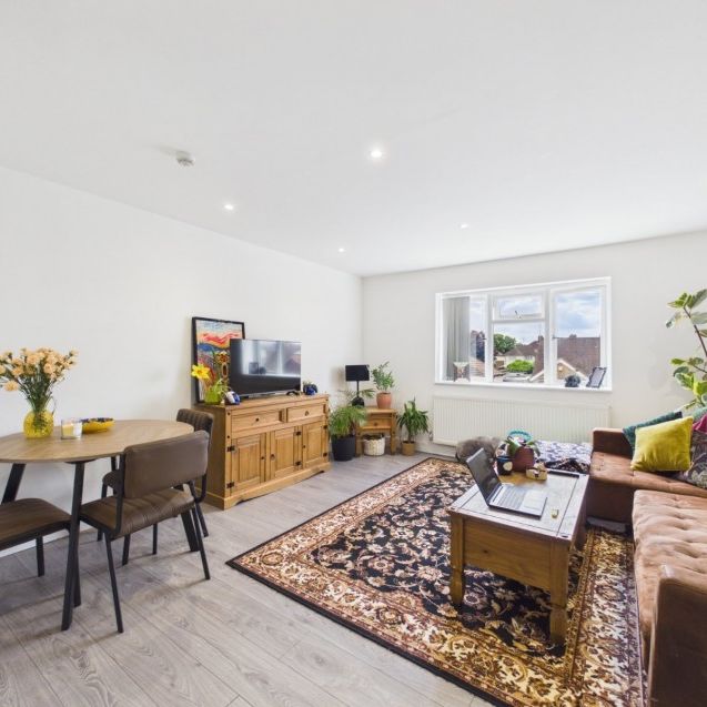 Station Crescent, Ashford, Surrey,TW15 - Photo 1