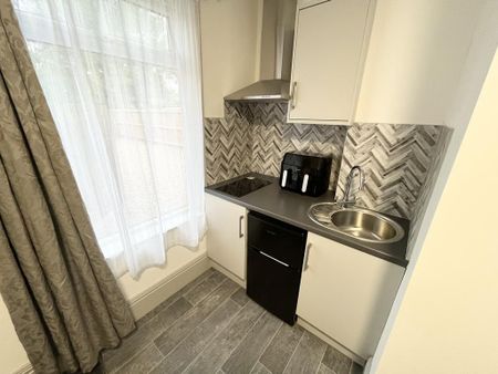 Studio to rent - Photo 5