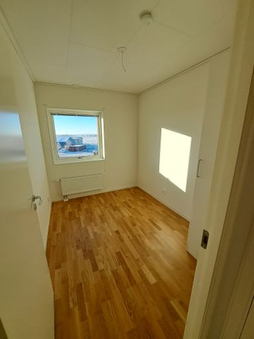 Södergatan, Vara - Photo 2