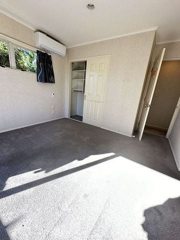 Seeking space, comfort, and convenience. - Photo 2