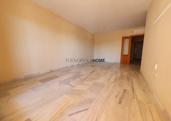 Ref 17465 – **LONG TERM RENTAL**  UNFURNISHED ** Spectacular 130m2 apartment in Fuengirola