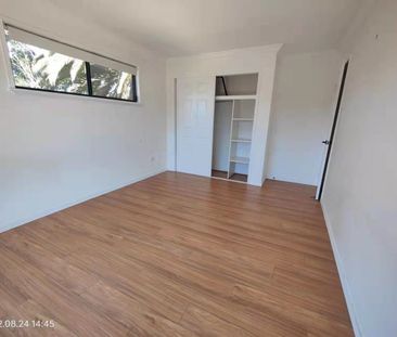 Stunning 3-bedroom townhouse for rent in Sinnamon Park - Photo 1