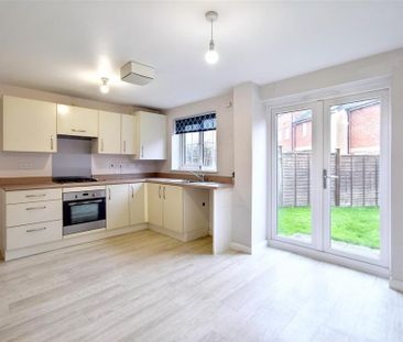 3 bedroom semi-detached house to rent - Photo 6