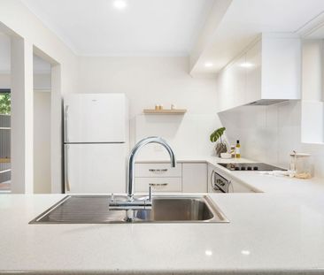 Beautiful 3 Bedroom Home - Photo 1