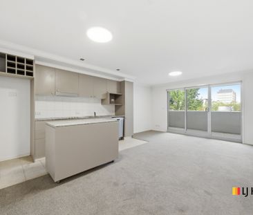1 Bedroom Apartment Close to Light Rail - Photo 1