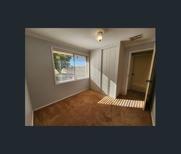 THREE BEDROOM HOME IN WEST DUBBO - Photo 4