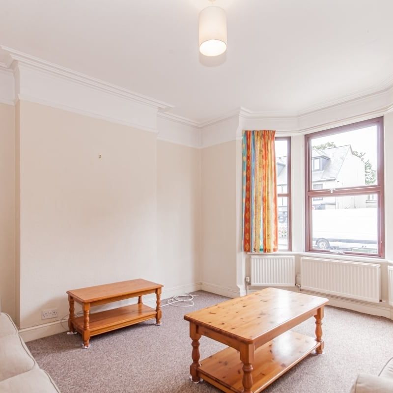 Cowley Road, East Oxford - Photo 1