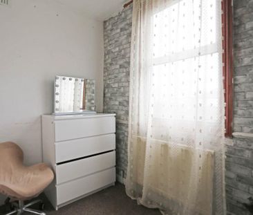 2 bedroom semi-detached house to rent - Photo 5