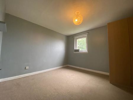 4 Bedroom Property To Rent - Photo 5