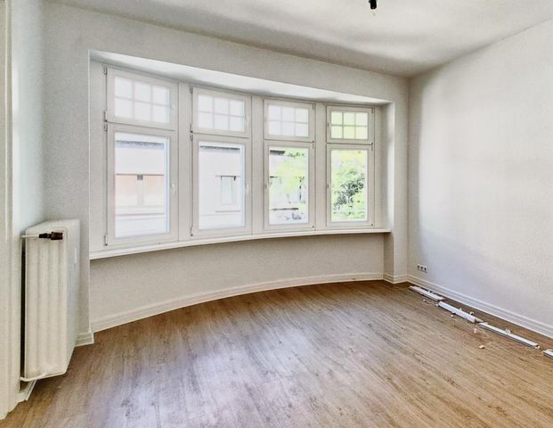 Frisch sanierte und helle Altbauwohnung im Herzen von Gütersloh - zu sofort! - Photo 1