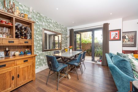 2 Bed Flat, Skylark Court, SW15 - Photo 4