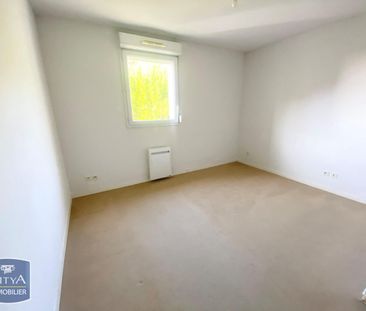 Location Appartement 2 pièces 53m² LE CATEAU CAMBRESIS 59360 - Photo 3
