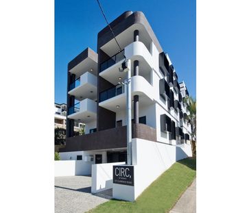 Stunning Two Bedroom Apartment Located in the Heart of Indooroopilly! - Photo 1