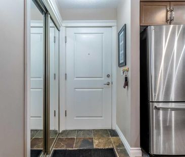 Modern Elegance And Urban Convenience: 2 Bed, 2 Bath Condo At 'the ... - Photo 4