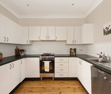 Well-maintained two-bedroom terrace - Photo 6