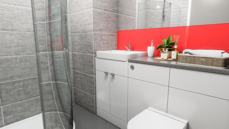 3 bedroom flat to rent - Photo 3