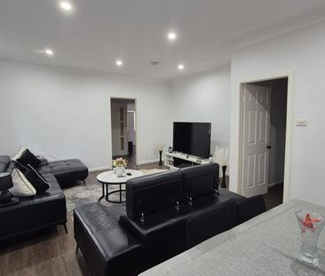 Spacious 3 Bedroom Home - Photo 2