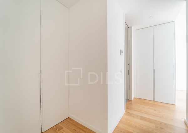 Apartamento T3 com varanda, novo, com vista mar, em Vila Nova de Gaia