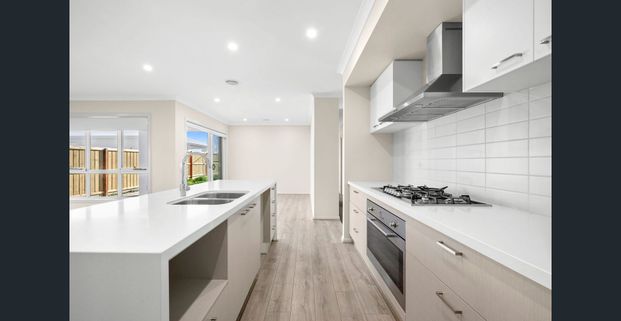 Five Bedroom, Two Living Family Home - Photo 1