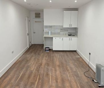 1 Bed Flat, Brentmead Place, NW11 - Photo 2