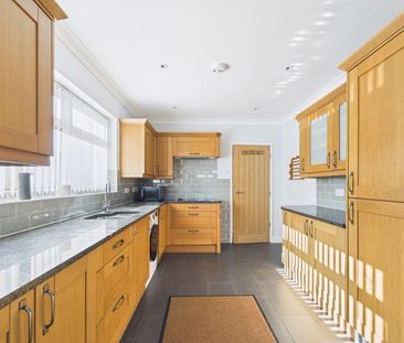 3 bedroom bungalow to rent - Photo 1
