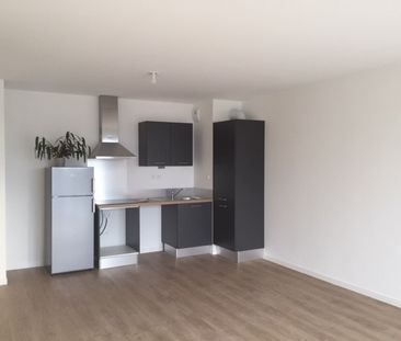 Location Appartement 3 pièces 63m² CARPIQUET 14650 - Photo 4