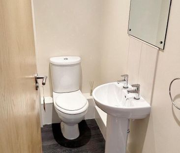 2 bedroom flat to rent - Photo 4