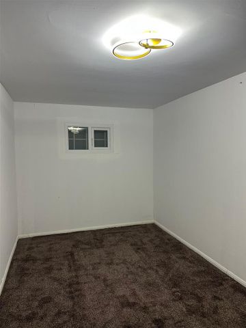 Britannia Crescent, Huddersfield - Photo 3